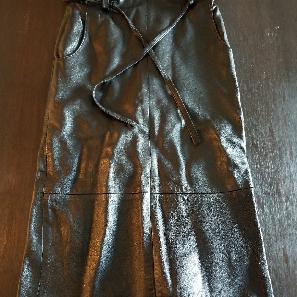 Genuine leather skirt